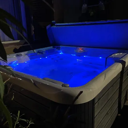 Penthouse Privat Jakuzzival Smeraldo Siófok