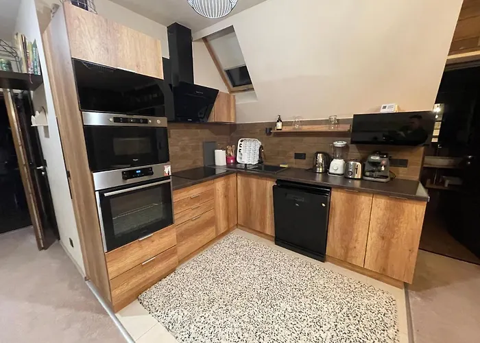 ゲストハウス Penthouse Privat Jakuzzival Smeraldo 4*